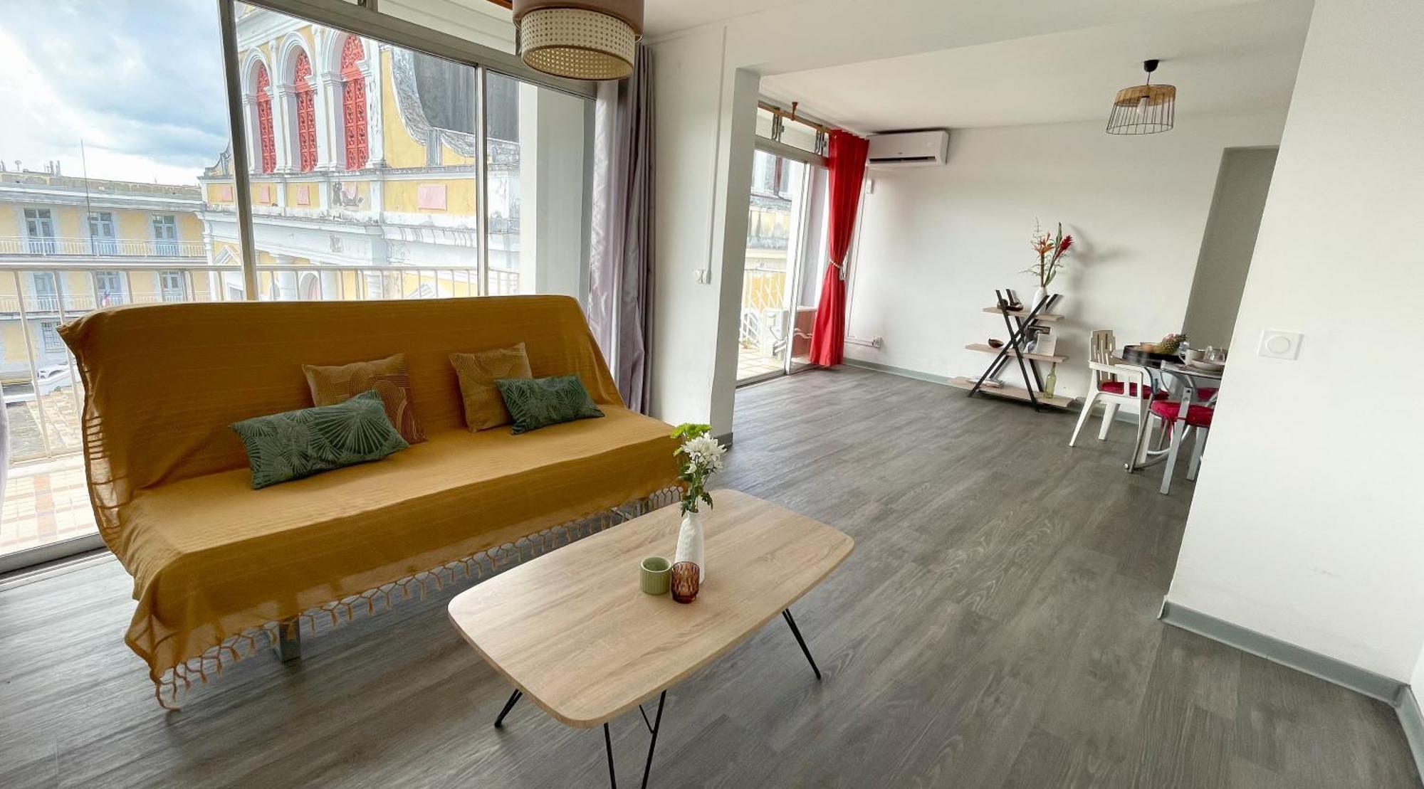 Grand Sejour Lumineux Avec Balcon & Vue Cathedrale Apartment Пойнт а Питр Екстериор снимка