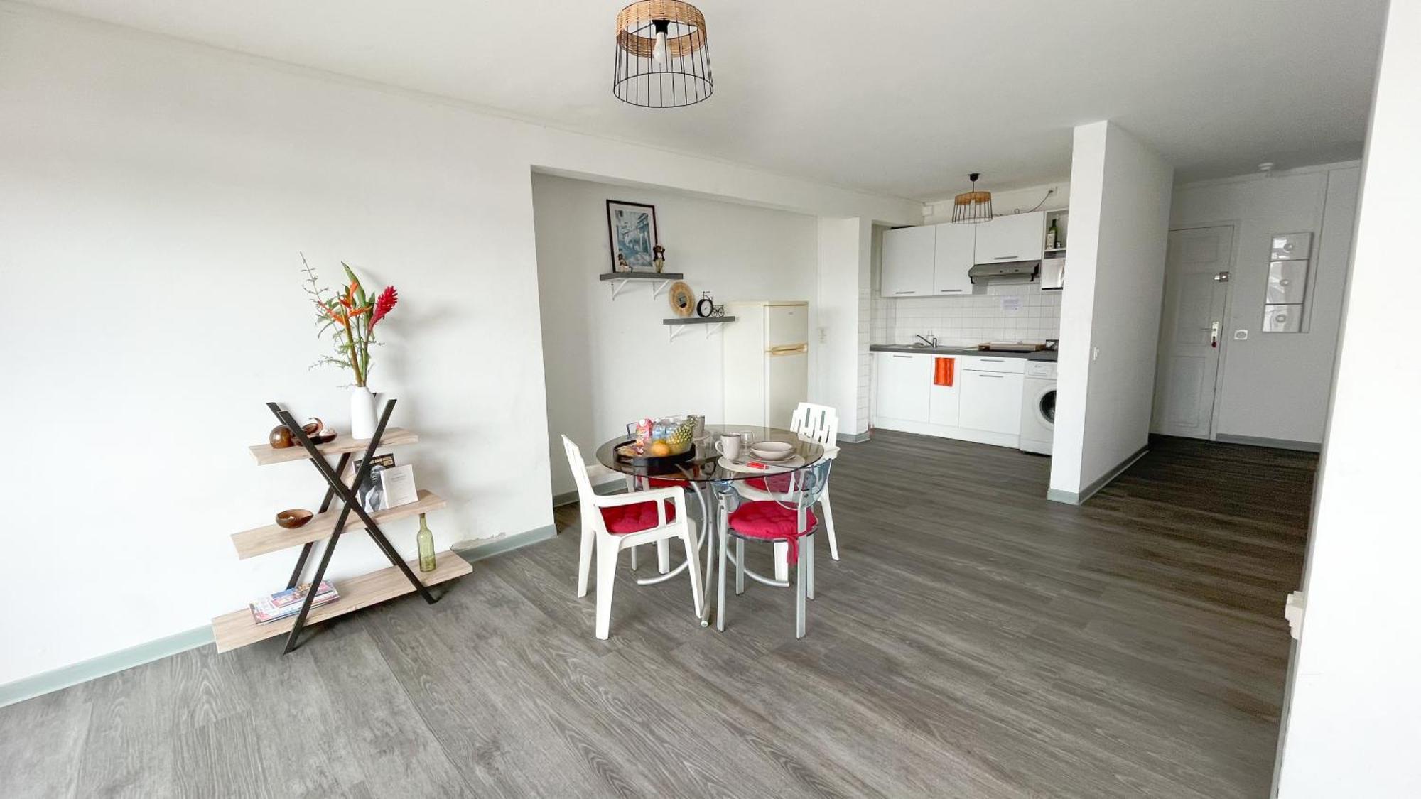 Grand Sejour Lumineux Avec Balcon & Vue Cathedrale Apartment Пойнт а Питр Екстериор снимка
